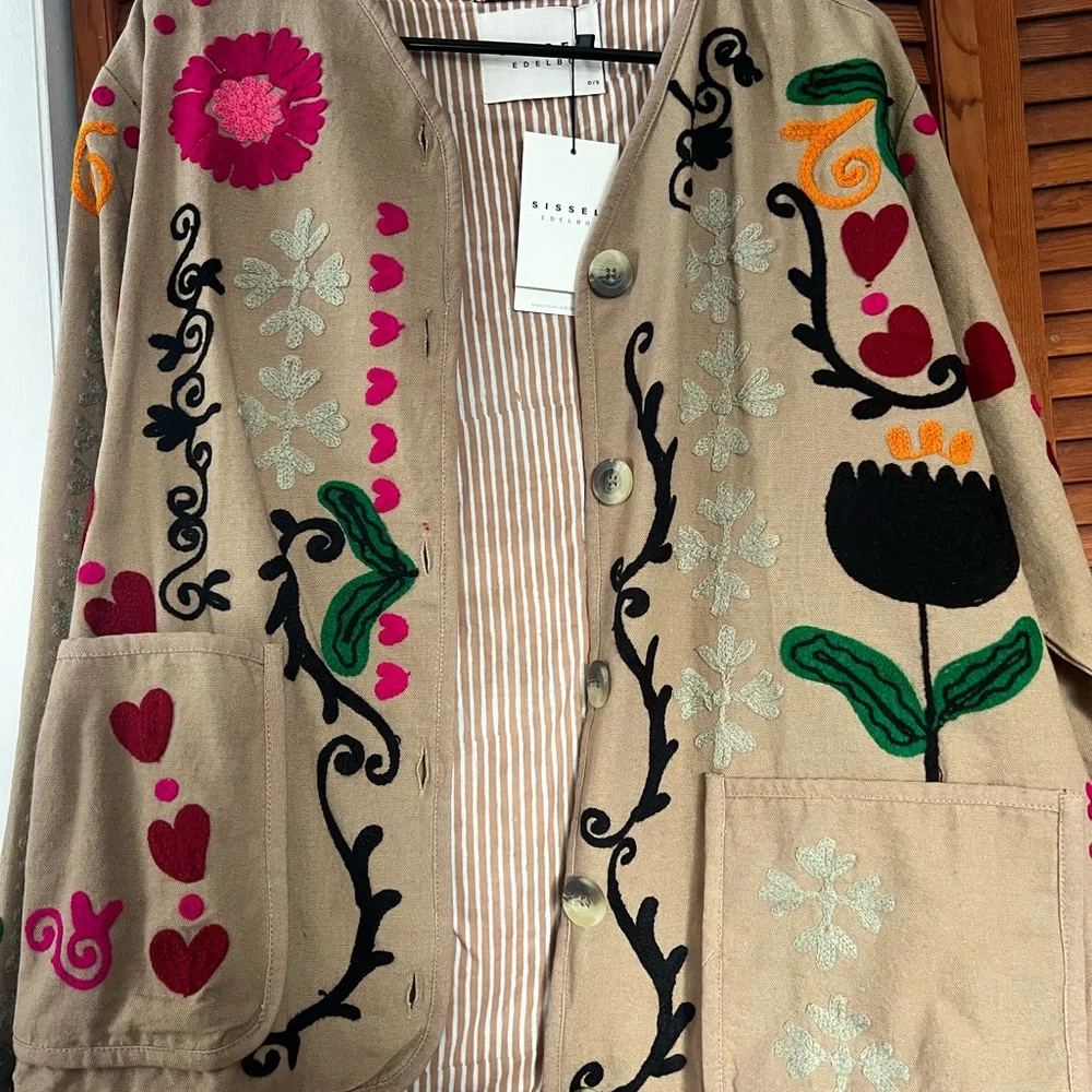 Free People Beige Jacket with Red and Black Embroidery - Picture 2 of 9
